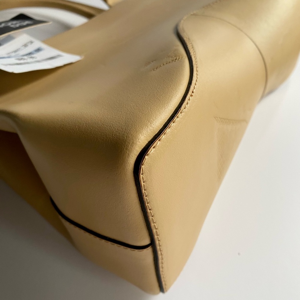Tentazione Due leather shoulder bag
Made in Italy - Picture 11 of 15